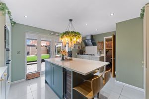 Family Kitchen- click for photo gallery